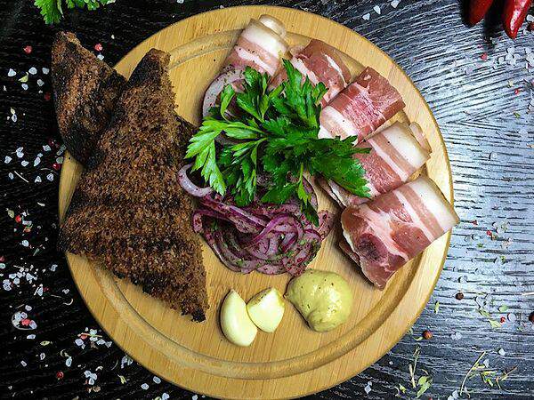 Брашна - Сало Домашнее с хрустящими хлебцами