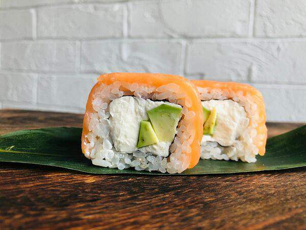 Дон Хуан - Филадельфия с лососем и копченым авокадо