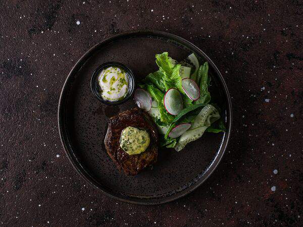 Engineer - Медальон из говядины на гриле с соусом Ариса