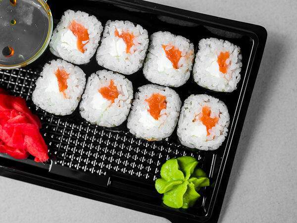 Street Market Food&Coffee - Ролл сливочный с лососем