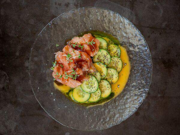 Китчен - Карпаччо из цитрусового лосося, со свежим огурцом и творожным сыром