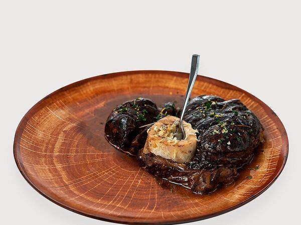 Самое популярное кафе - Оссо-Буко с соусом Черный перец