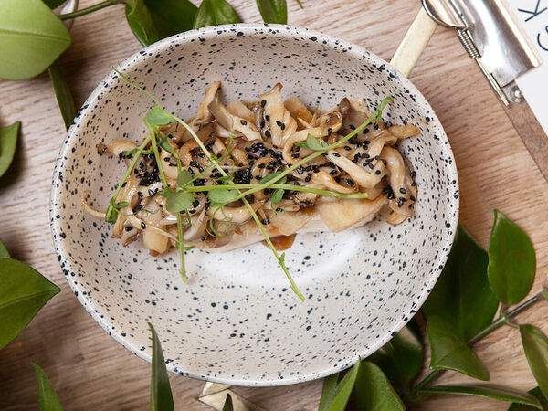 Wong Kar Wine - Жареные стейки тофу с вешенками