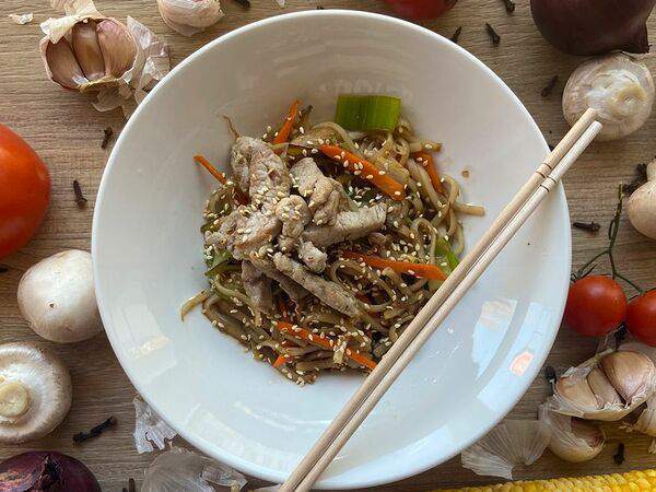 Two pizza - Вок с курицей