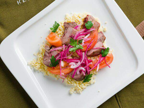 Хотим-едим - Пирзола из индейки с кускусом и томатами