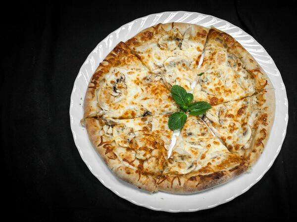 Meat Club - Пицца с курицей и грибами