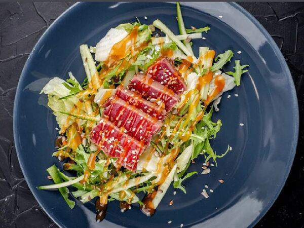 Pizza Hub - Салат с тунцом