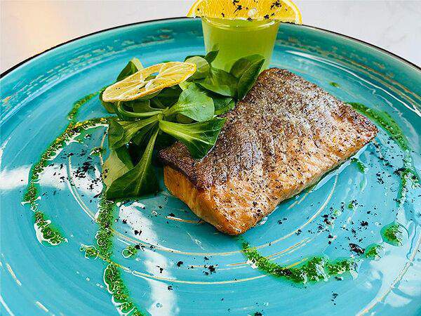 Lukum lounge cafe - Стейк из семги