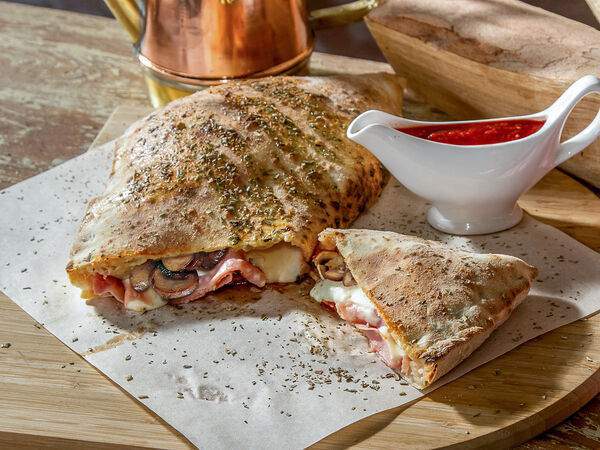 Мама Рома - Пицца Кальцоне Хам, чиз и машрумс