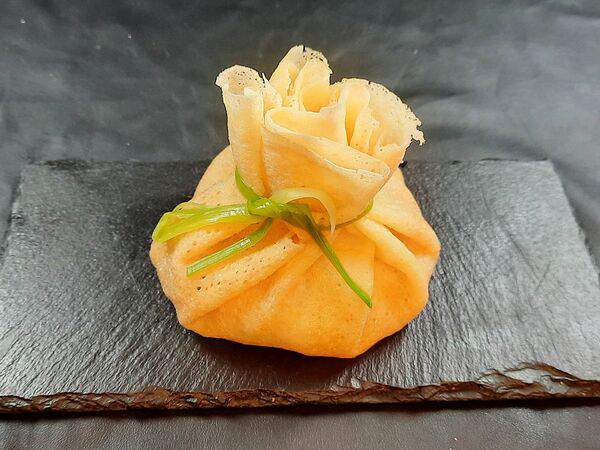 Всем Своим - Жюльен грибной с куриной грудкой в мешочке из блина