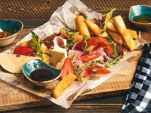 Luka Pizza - Мясные деликатесы и сыры