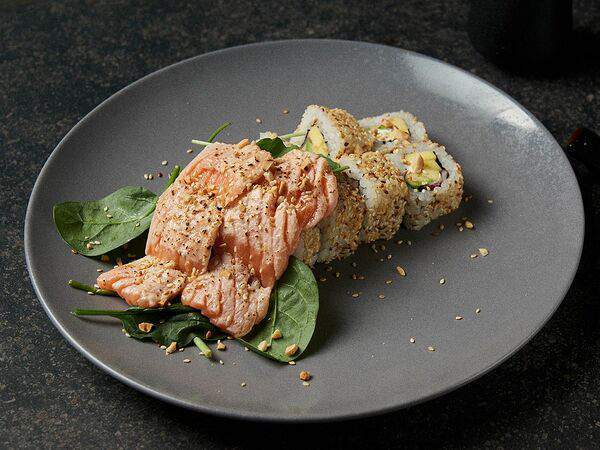 Kobutsu - Татаки ролл с лососем