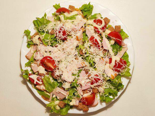 Гриль Хаус Hot - Салат Цезарь с курицей