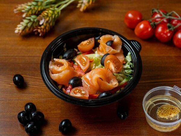 Пицца Кофе - Салат с лососем