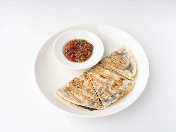 Zelenoe Bistro - Кесадилья с грибным болоньезе