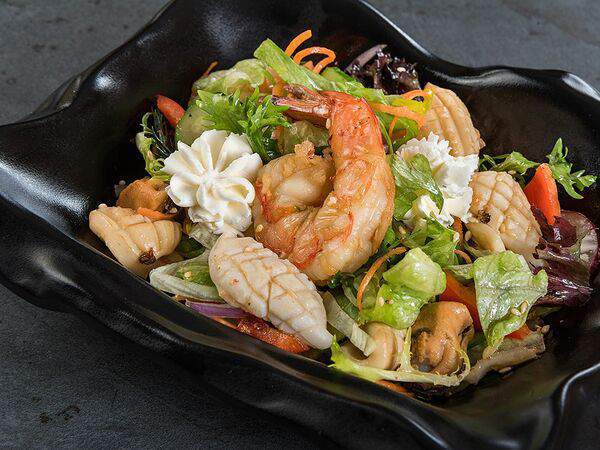 Love суши - Салат с морепродуктами