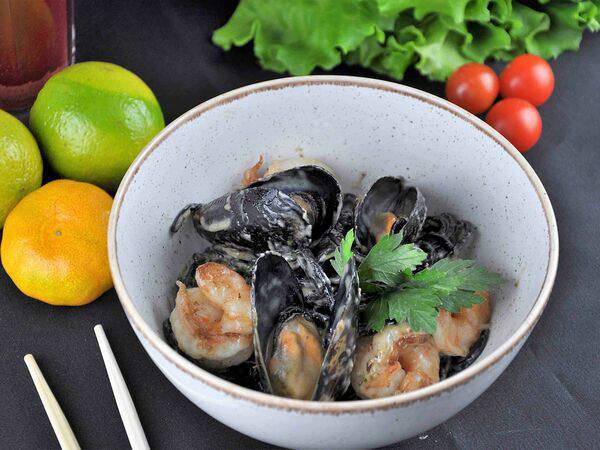 Burgerock - Паста с чернилами каракатицы