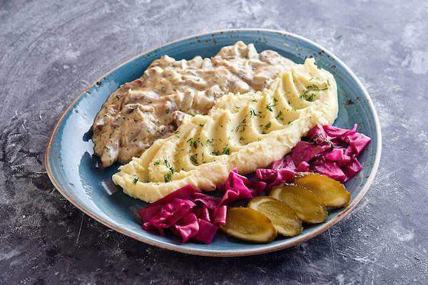 Батони - Бефстроганов из телятины