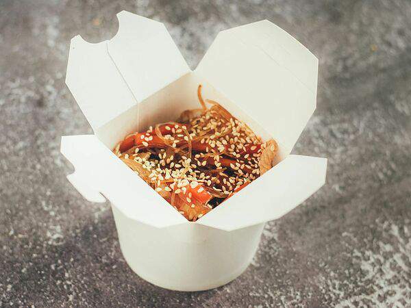 Сашими - Фунчоза с морепродуктами, овощами и кунжутом