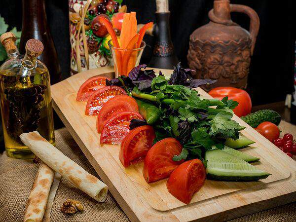 На дровах - Ассорти из свежих кубанских овощей