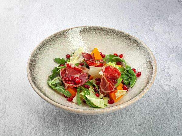 Port42 - Салат со свининой Коппа и мускатной тыквой