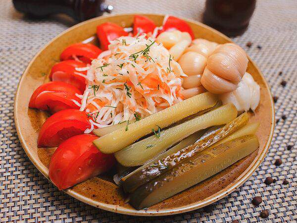 Две хижины - Ассорти из солений