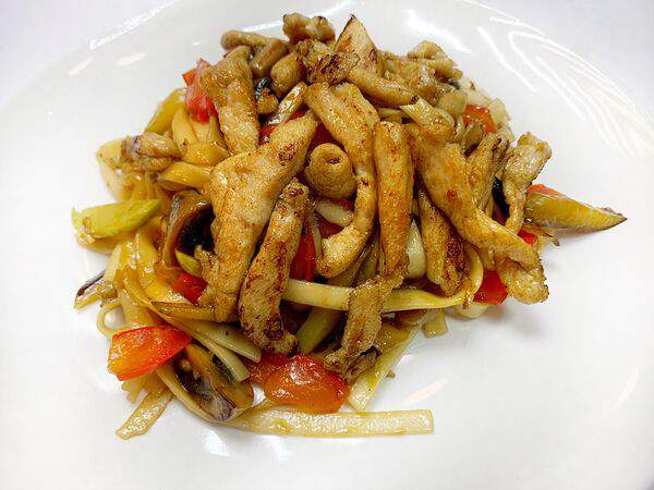 Ресторан Рояль - Вок Лапша с курицей и овощами