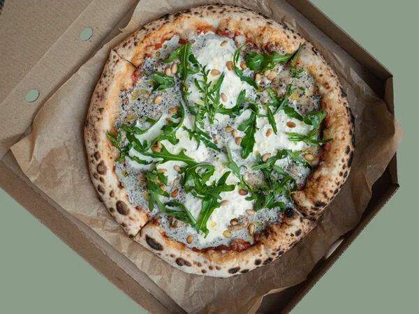 Pulcinella Pizzeria - Пицца Трюфель-страчателла