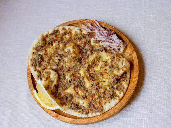 Хачапури и хинкали - Лахмаджун