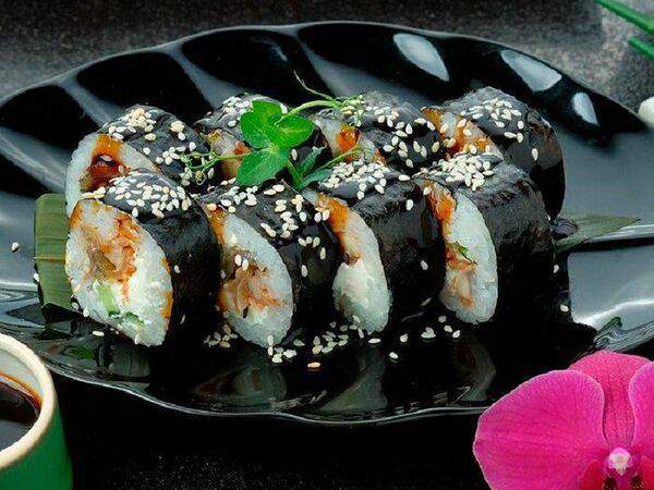 Chef Arts - Ролл с угрем и огурцом