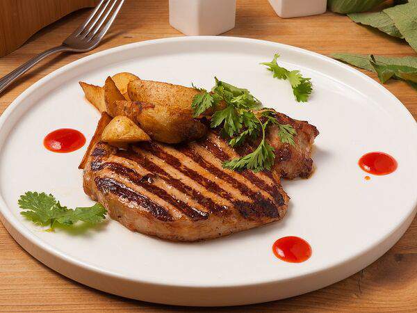 Дунай - Стейк Баварский с картофельными дольками