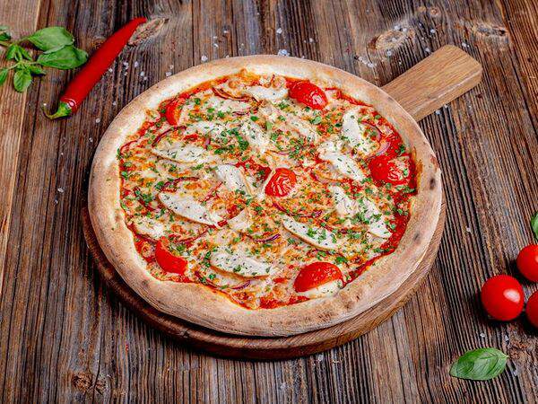 Parmesan - Пицца с копченой курицей