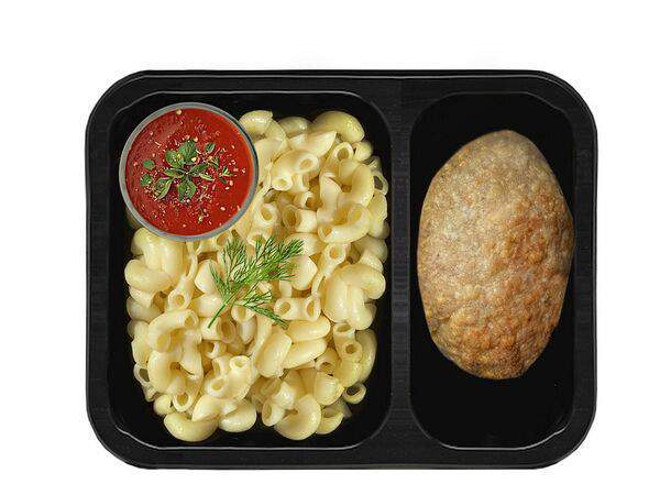 Тарелка - Куриная котлета и макароны с соусом аджика