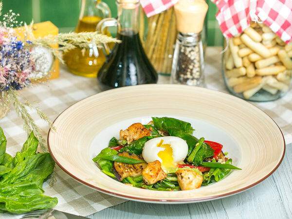 Роял пицца - Теплый салат с цыпленком