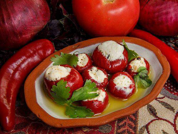 Кафе Отдых - Перчики фаршированные сыром Фета