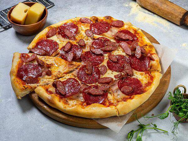 Базилико Пицца - Пицца Салями