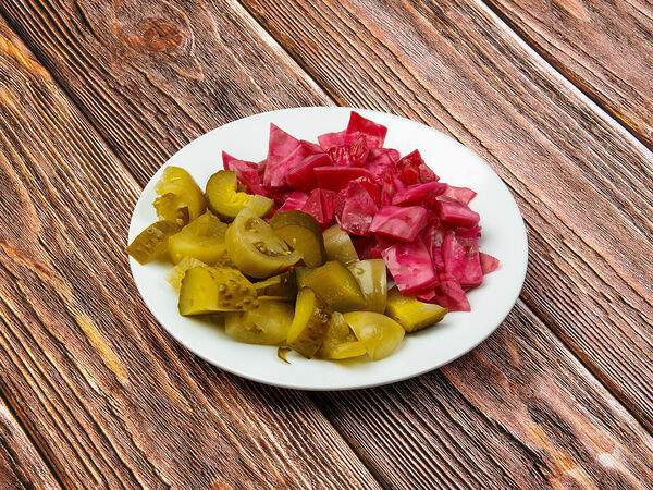 Кафе на Моисеенко - Салат к плову Соленье