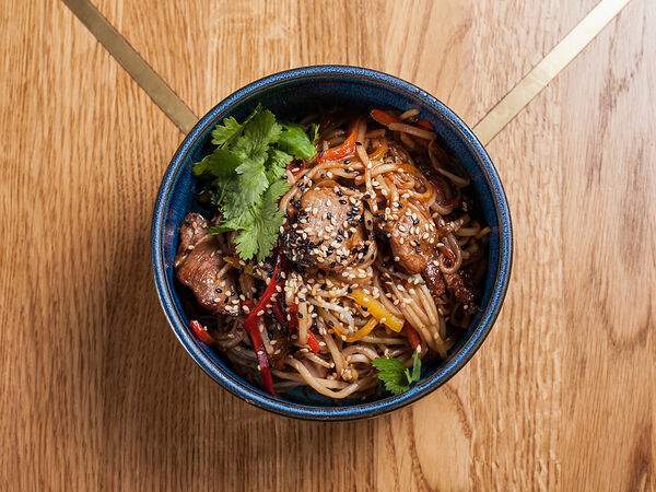 Wong Kar Wine - Лапша с уткой хойсин