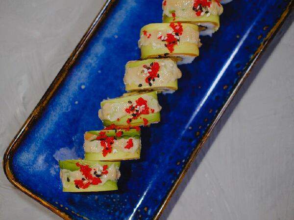 Такаши - Креветки темпура с манго, лососем и авокадо