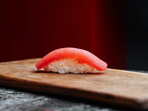 Ronny - Суши нигири тунец