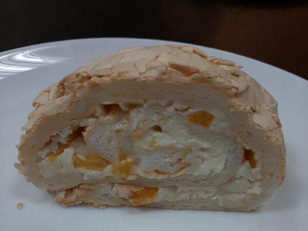 Бутик вкусной еды - Меренговый рулет с персиком