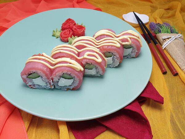Exclusive Sushi - Филадельфия с копчёным тунцом