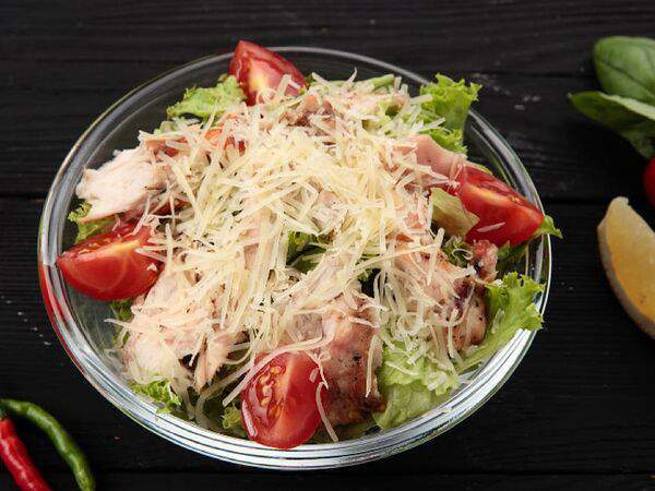 Grey Bear Pub - Цезарь с курицей