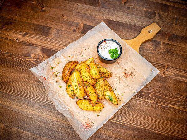 Бар Бавария - Картофель по-деревенски с соусом