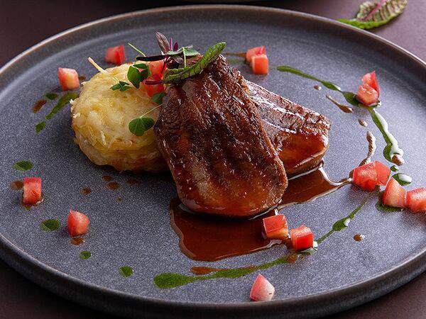 Fergana - Телячий язык со слоеным картофелем