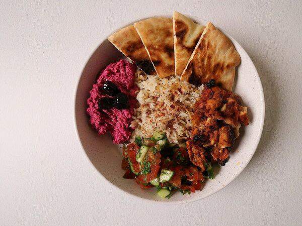 San & Di - Большой обед с курицей и хумусом