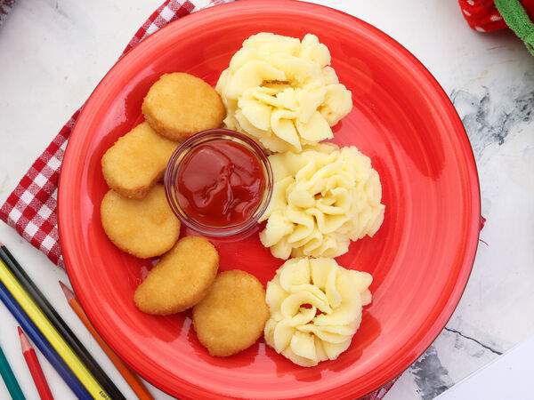 Большие Тарелки - Наггетсы куриные с гарниром и соусом