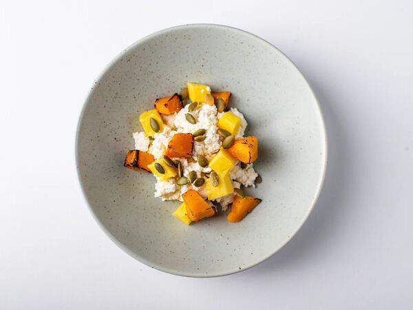 Red wall - Фермерская рикотта с печеной тыквой и трюфельным маслом
