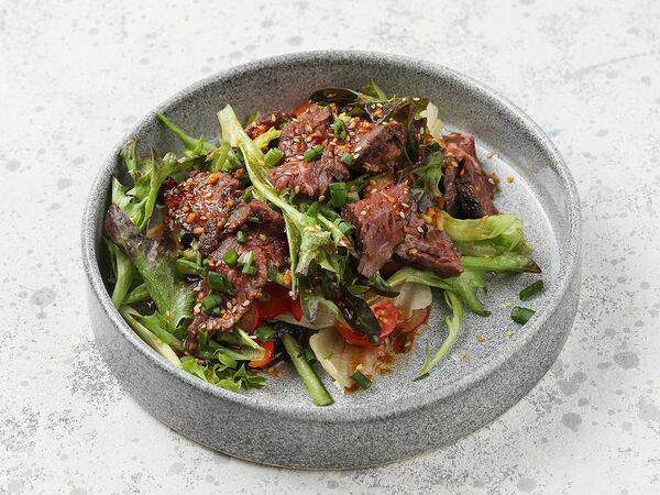 Васаби - Салат с говядиной и грибами