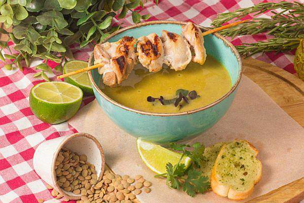 Луиджи - Суп-пюре из чечевицы с цыпленком-гриль